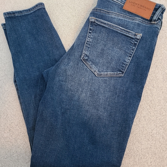 jeannnssss! - Picture 2 of 16